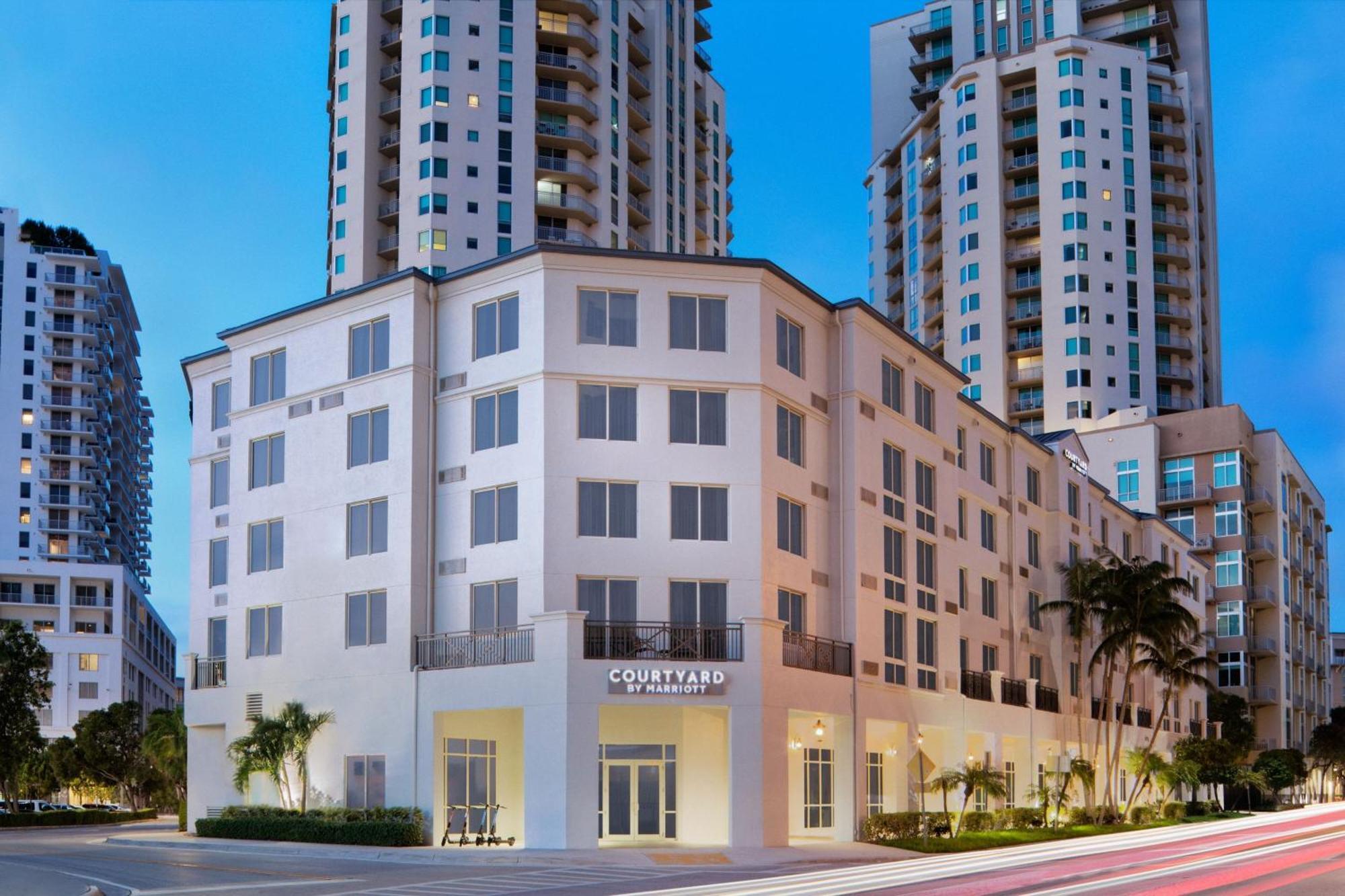 Hotel Courtyard Miami Dadeland à Glenvar Heights Extérieur photo