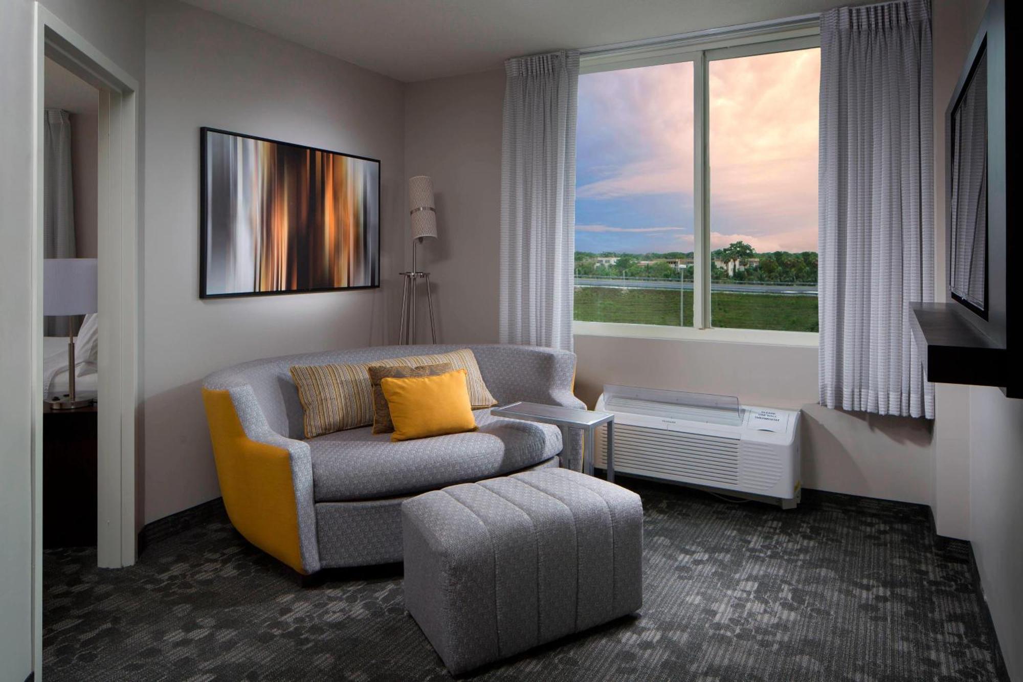 Hotel Courtyard Miami Dadeland à Glenvar Heights Extérieur photo