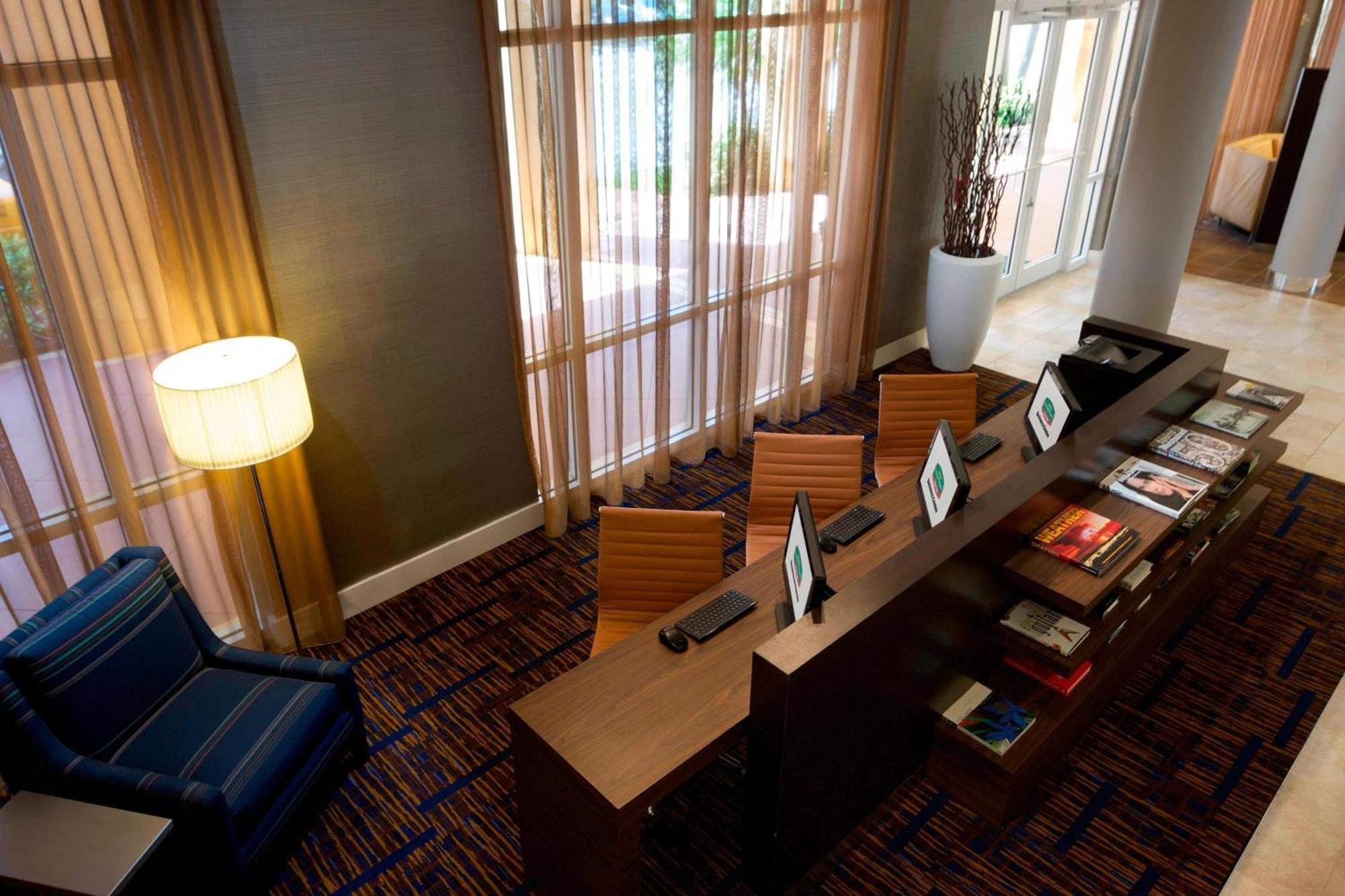 Hotel Courtyard Miami Dadeland à Glenvar Heights Extérieur photo