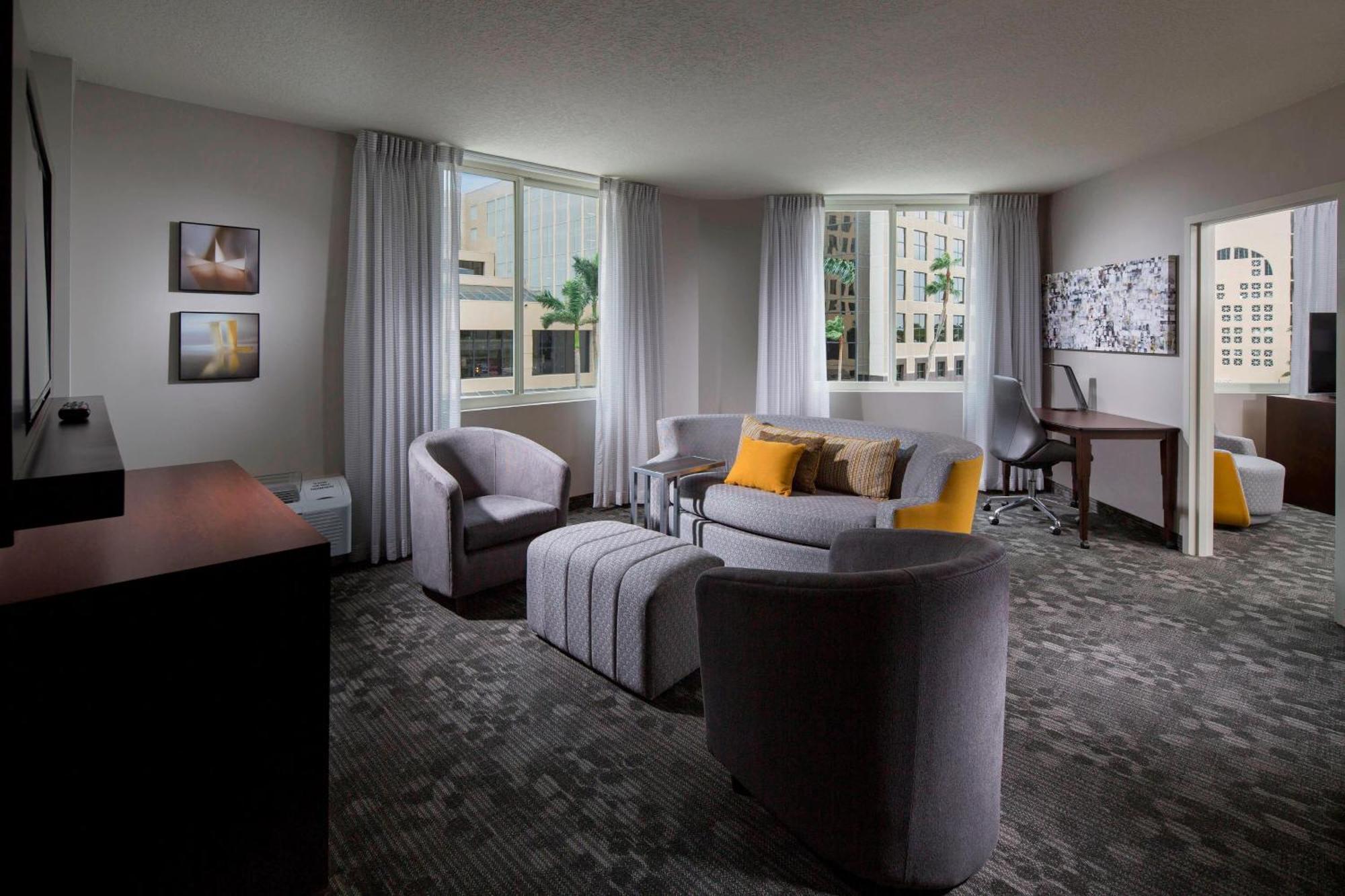 Hotel Courtyard Miami Dadeland à Glenvar Heights Extérieur photo